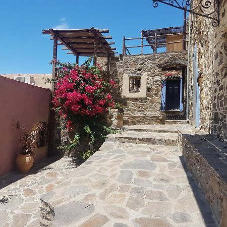 Chios Houses, Beautiful Restored Traditional Stone Houses With An Astonishing Seaview Volissos Екстериор снимка