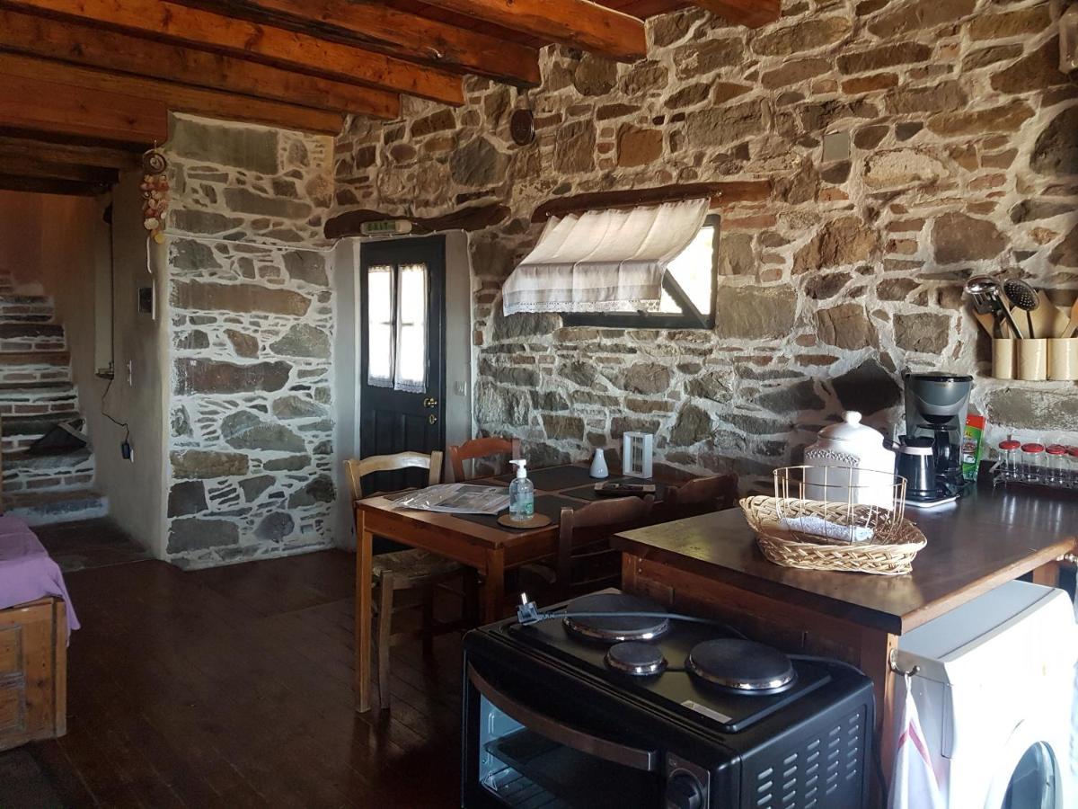 Chios Houses, Beautiful Restored Traditional Stone Houses With An Astonishing Seaview Volissos Екстериор снимка