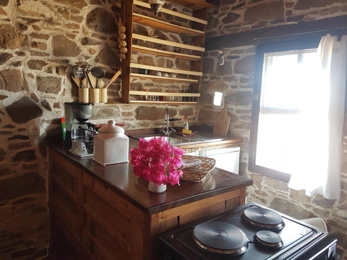 Chios Houses, Beautiful Restored Traditional Stone Houses With An Astonishing Seaview Volissos Екстериор снимка